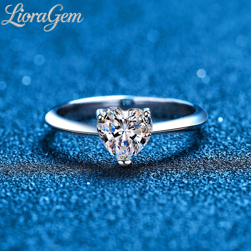 LioraGem 여성용 1캐럿 팬시 모양 모이사나이트  - Moissanite Engagement Ring 1 Carat 리뷰 및 가격
