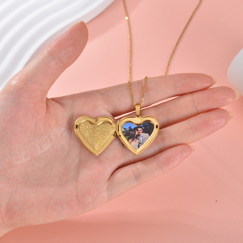 개인 맞춤형 로켓 목걸이, 사진과 텍스트가 새겨진 하트 - Heart Locket Necklace Photo 리뷰 및 가격