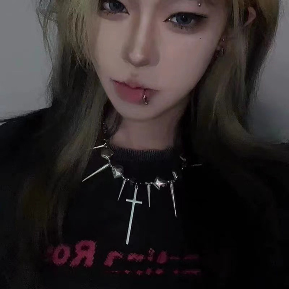 Y2K 서브컬쳐 스파이크 크로스 리벳 태슬 목걸이 유리 - Goth Punk Spike Choker 리뷰 및 가격